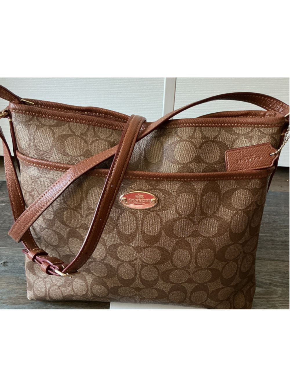 Coach Signature Brown Tan Crossbody Bag Zip Gold Hardware Hang Tag Pockets
